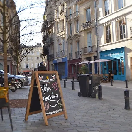 ランビタシオン オ ヴォワイヤージュ ベッド・アンド・ブレックファスト ボルドー