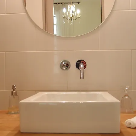 L'invitation Au Voyage 4*