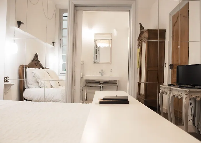 Oda ve Kahvaltı L'invitation Au Voyage