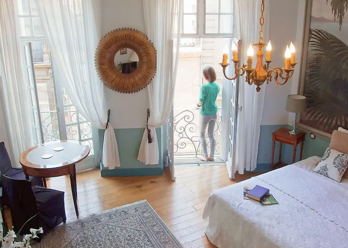 Oda ve Kahvaltı L'invitation Au Voyage 4*