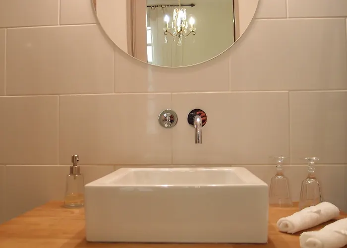 L'invitation Au Voyage 4*